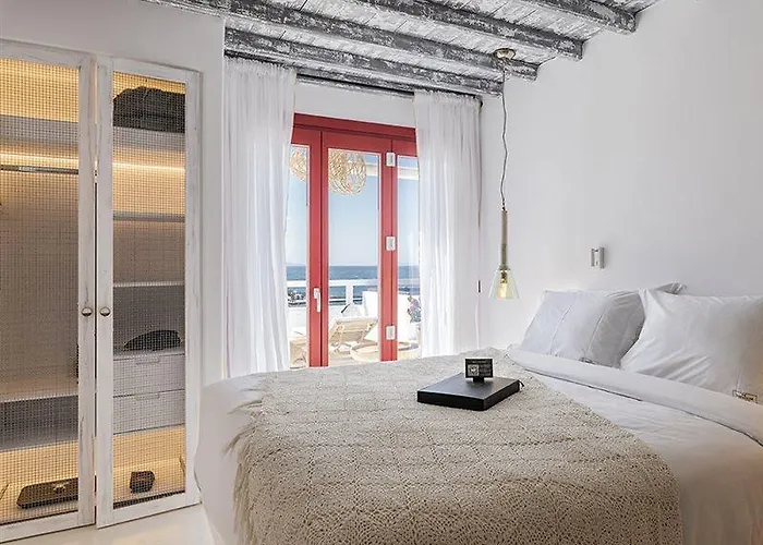 The Townhouse Mykonos מלון 5*