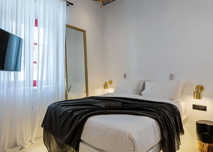 The Townhouse Mykonos 5*